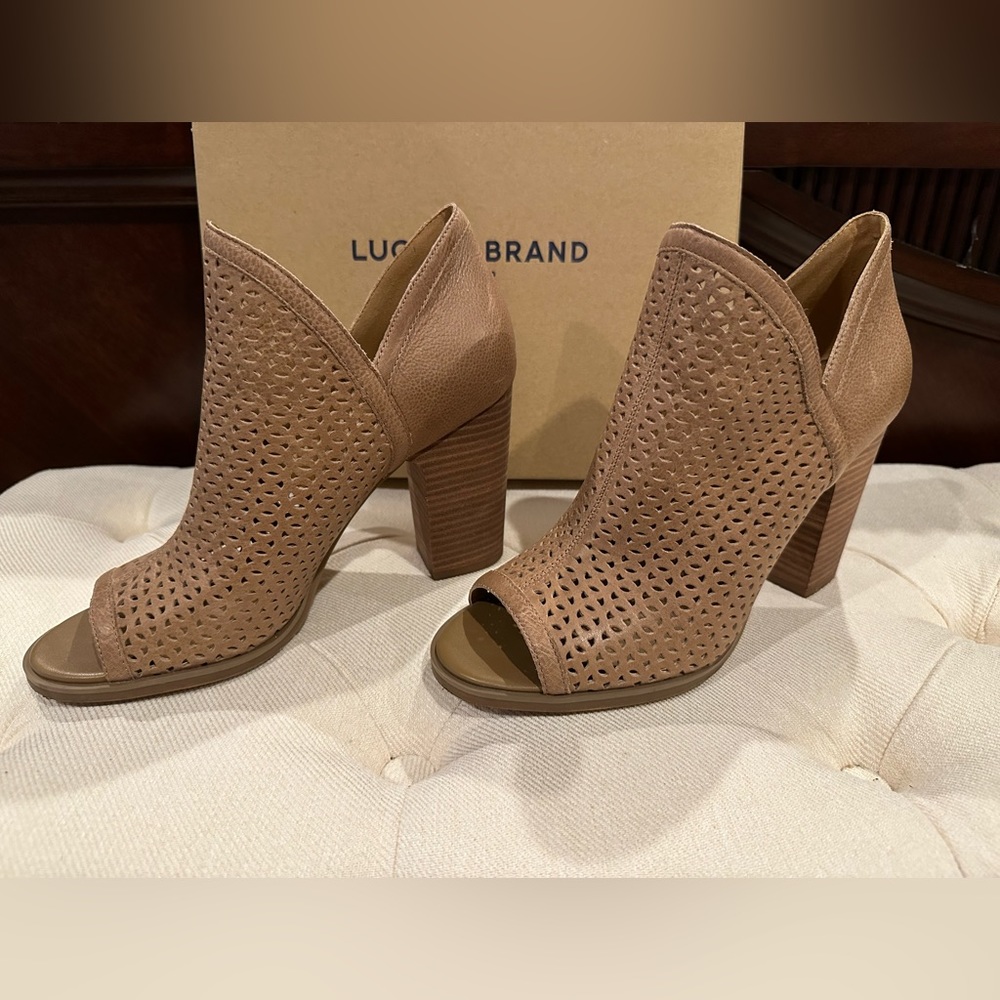 LUCKY BRAND Sesame Perforated Leather Slip On Boots Booties - Tan (Size 9)